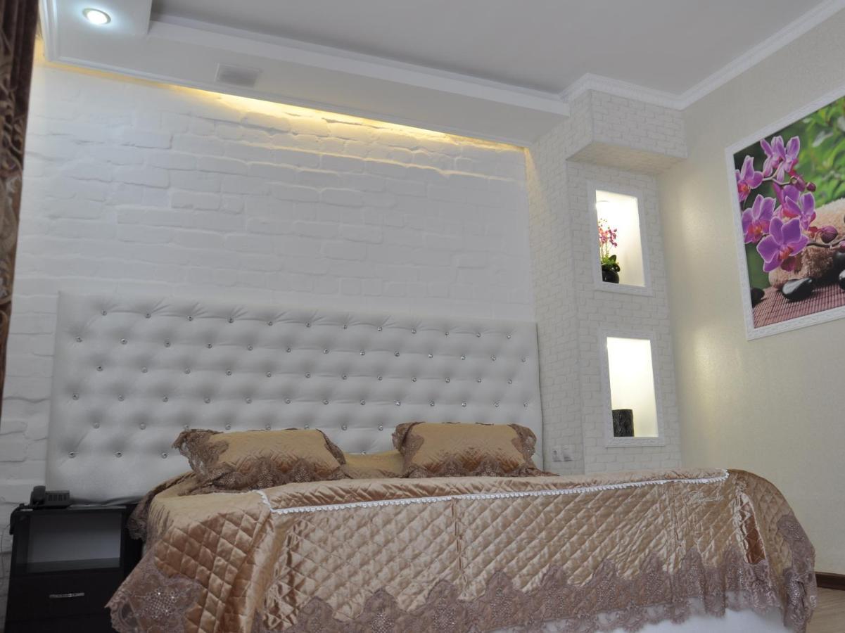 Astina Hotel Asztana Kültér fotó