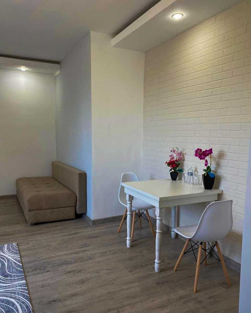 Astina Hotel Asztana Kültér fotó