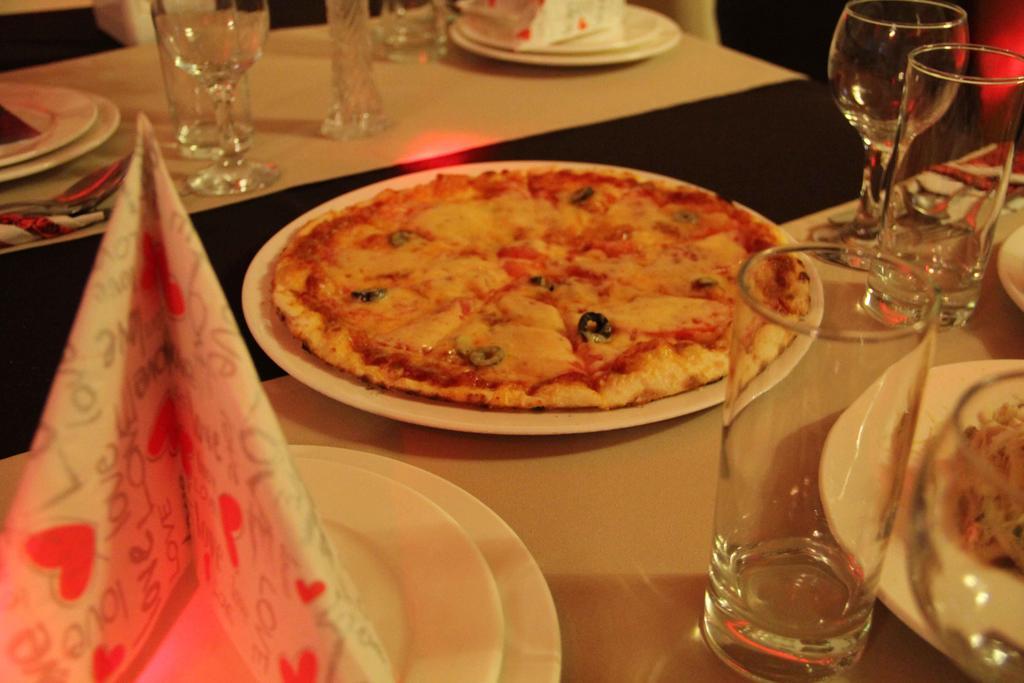 Astina Hotel Asztana Kültér fotó